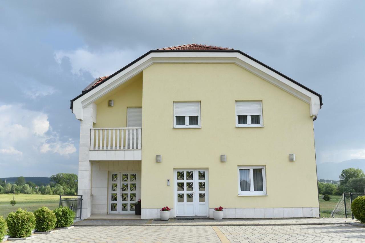 Apartman Лівно Екстер'єр фото